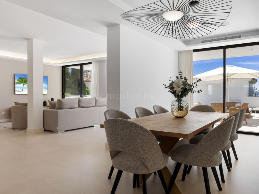 Luxuriöse Renovierte Villa in Marbella mit Strandzugang und Modernen Annehmlichkeiten