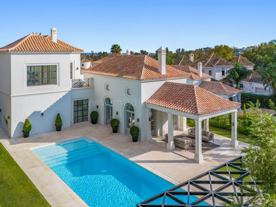 Zeitgenössische Luxusvilla in Nueva Andalucía