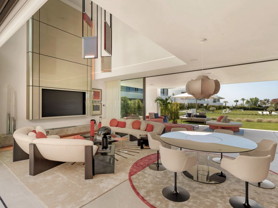 Villa de Lujo en la Milla de Oro de Marbella con Impresionantes Vistas al Mar