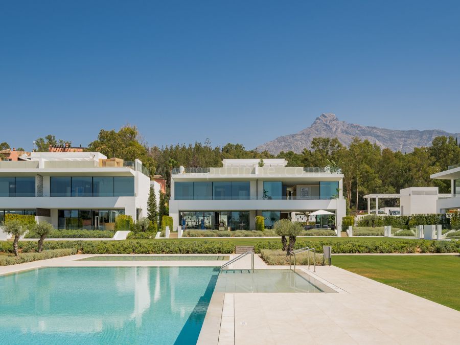 Villa de Lujo en la Milla de Oro de Marbella con Impresionantes Vistas al Mar