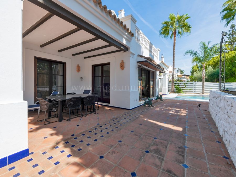 Villa de Lujo en Marbella Club junto a la playa en Milla de Oro