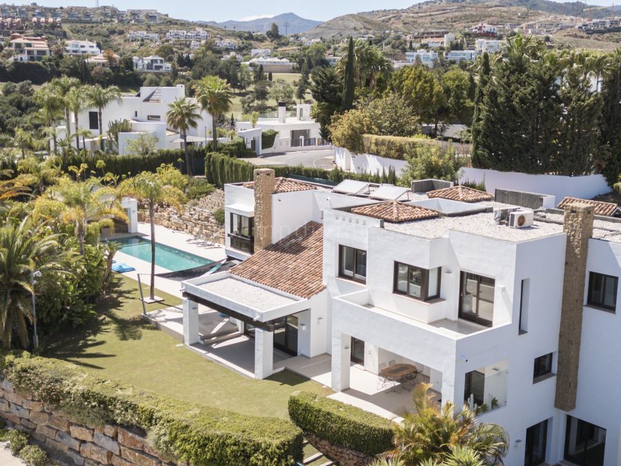 Villa mit Panoramablick aufs Meer, La Alqueria Benahavis