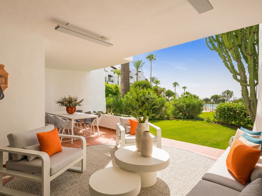 Appartement rénové en bord de mer, Costalita, MIlla de Oro Estepona