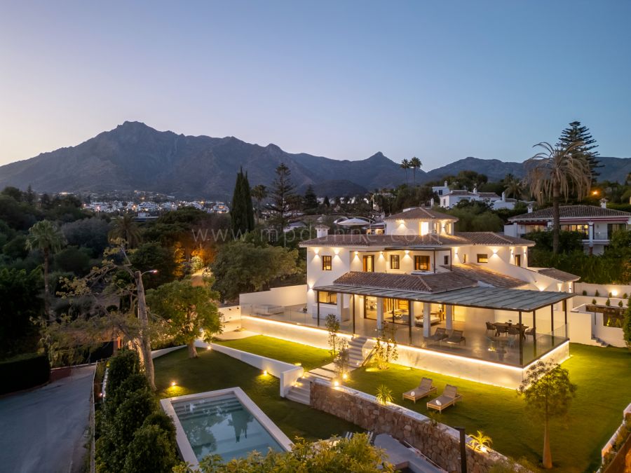 Modern Villa, Mountain Views in Marbella Golden Mile