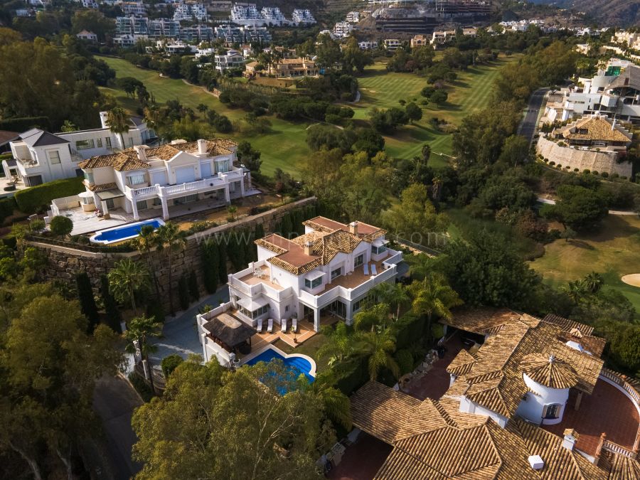 Classic Style Villa in El Herrojo Alto, La Quinta Benahavis