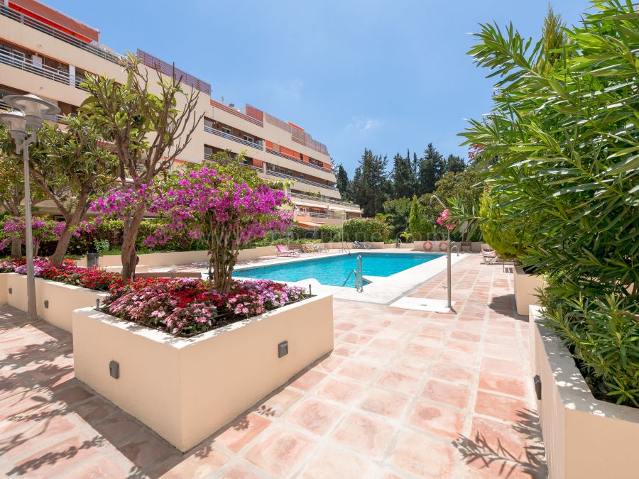 Large Apartment next to Beach & Park in Marbella Centre