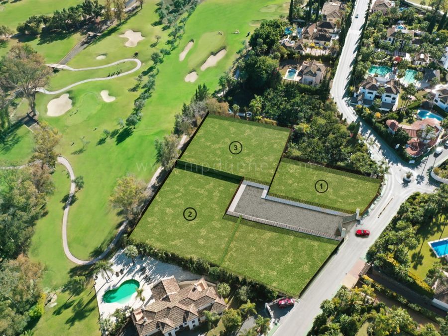 Terrain de golf en première ligne avec projet de villa moderne à Nueva Andalucia