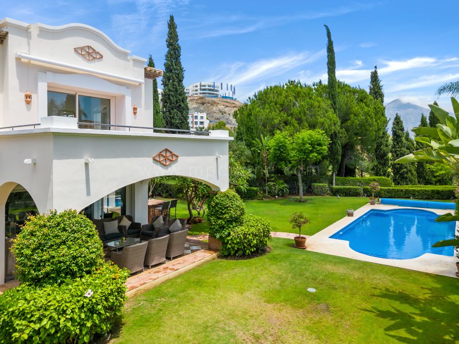 Properties for sale in La Reserva de la Quinta, Benahavis