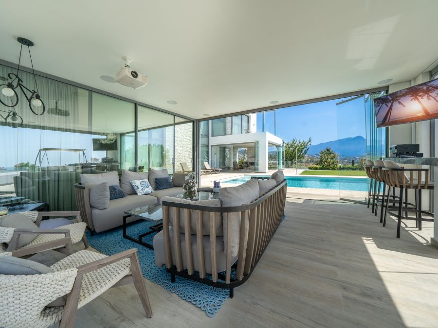 Contemporary Villa with Panoramic views