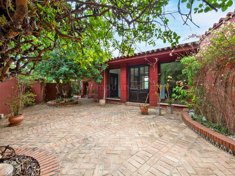 Villenprojekt zum Renovieren in Rocio de Nagueles, Marbella Goldene Meile