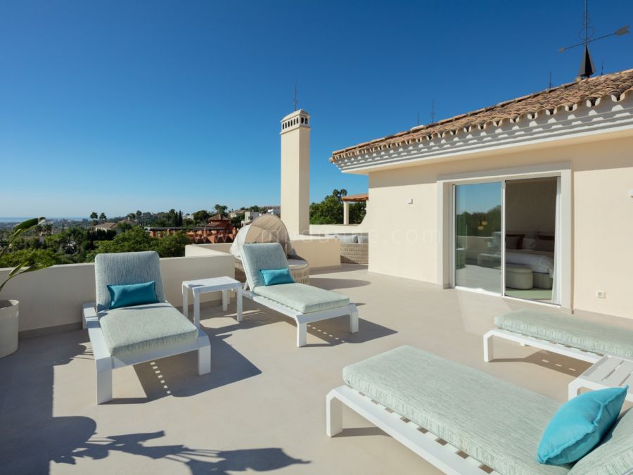 Luxurious corner duplex penthouse in Nueva Andalucia, Marbella