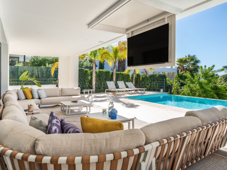 Villa contemporánea en una comunidad cerrada