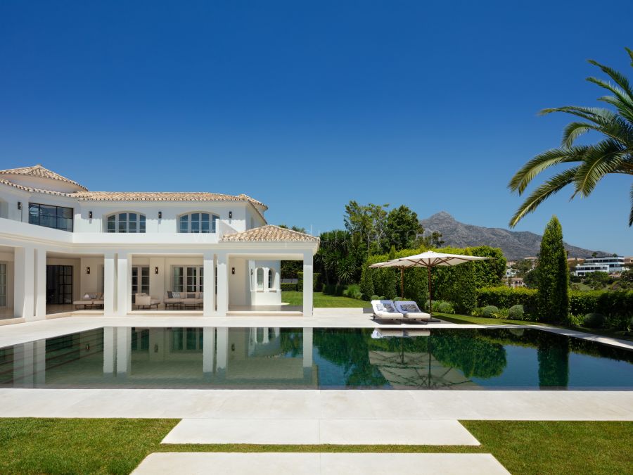 Front Line Golf Luxury Villa for Sale in Nueva Andalucía Marbella