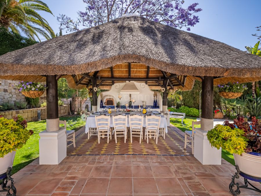 Strandvilla im andalusischen Stil in Bahia de Marbella