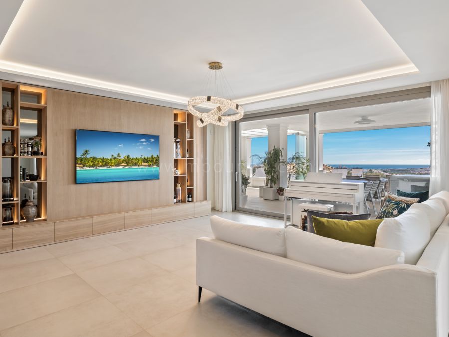 Amplio apartamento con vistas al mar en Nueva Andalucía