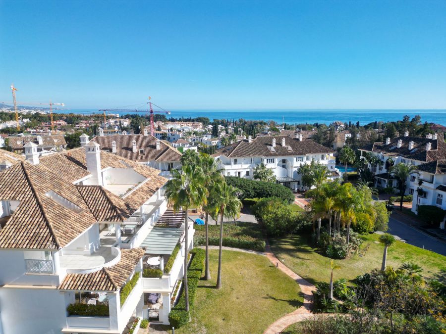 Double Duplex Penthouse with Spectacular Views, Walking Distance to Puente Romano