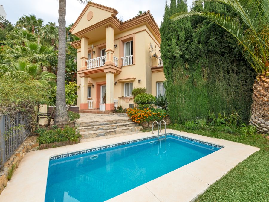 Beautiful Family Villa with Panoramic Sea Views in Sierra Blanca Country Club