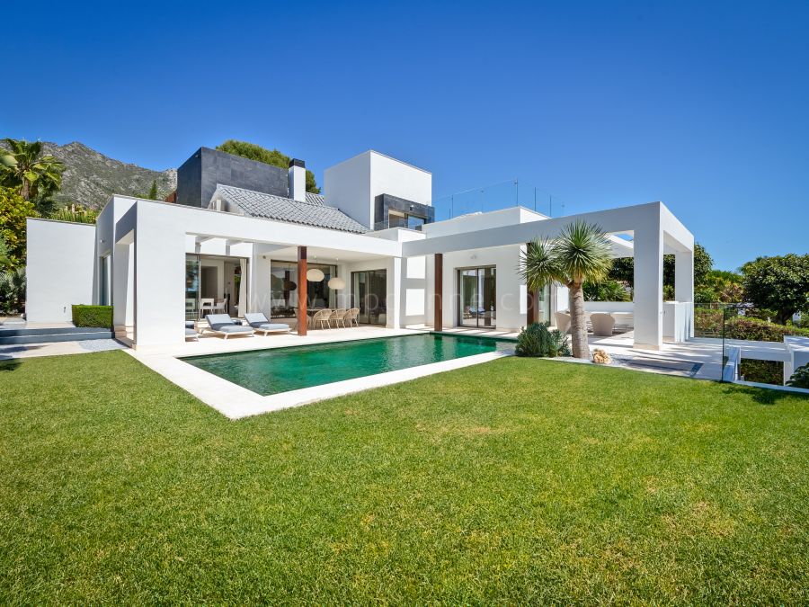 Villa Amadeus - Sophisticated Modern Home in Sierra Blanca, with Sea and Mountain Views
