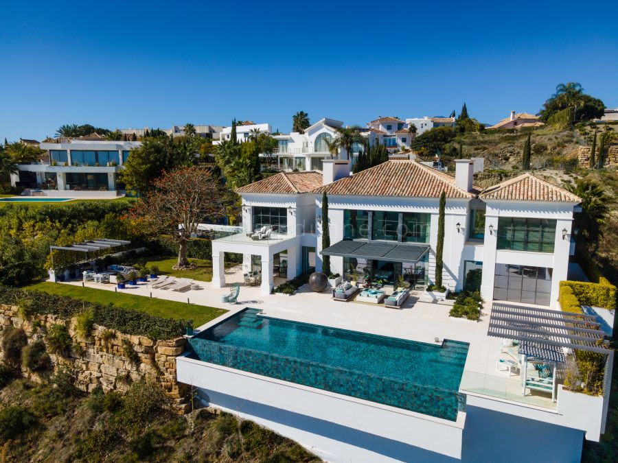 Bespoke Mansion with Panoramic Views in Los Flamingos