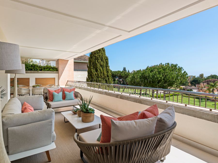 La Trinidad Marbella Luxuriöse renovierte Wohnung mit drei Schlafzimmern
