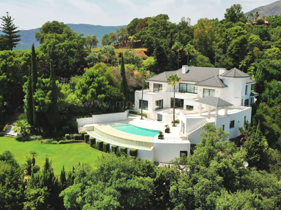 Neu renovierte Villa mit Meerblick in La Zagaleta