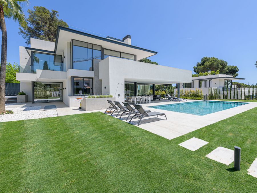 Brandneue Villa an der Goldenen Meile von Marbella zu verkaufen