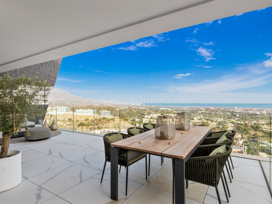 Modern New Apartament with Panoramic Views in Benahavis