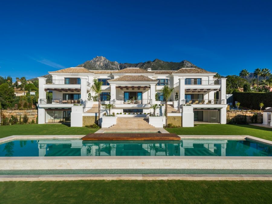 Magnificent Mansion with Sea Views in Sierra Blanca, Golden Mile
