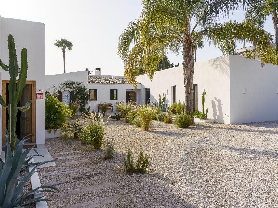 Ibiza-Style Renovated Villa in Guadalmina Alta, Marbella