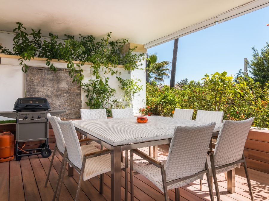 Refurbished Apartment in Gated Community, Marbella Golden Mile