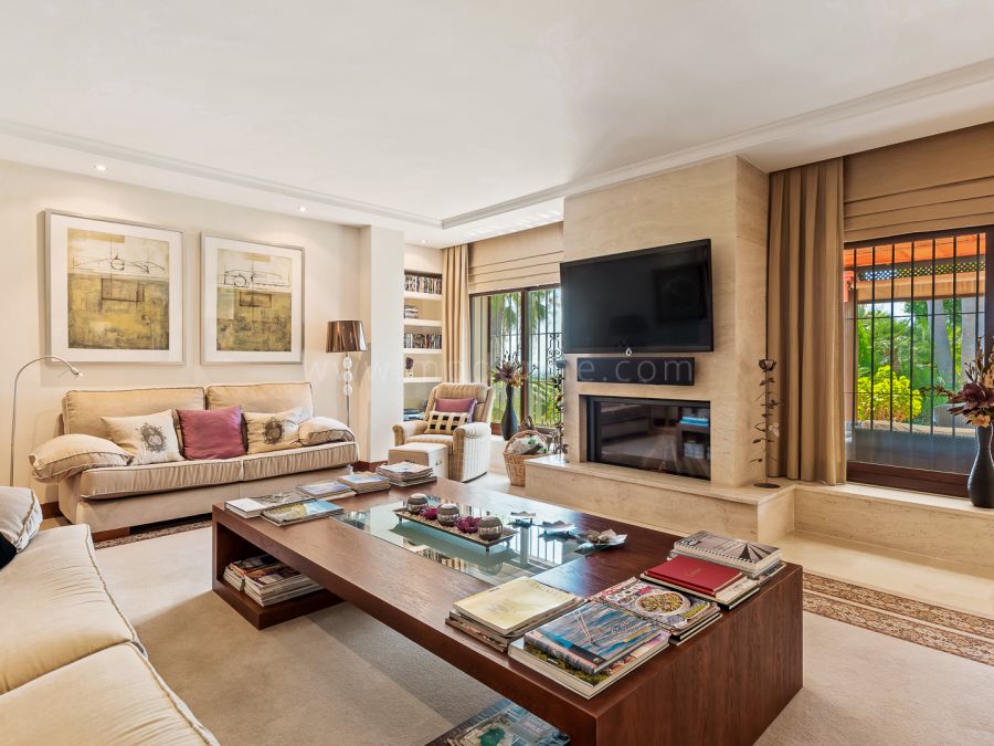 Casa de estilo andaluz en el corazón de Nueva Andalucía