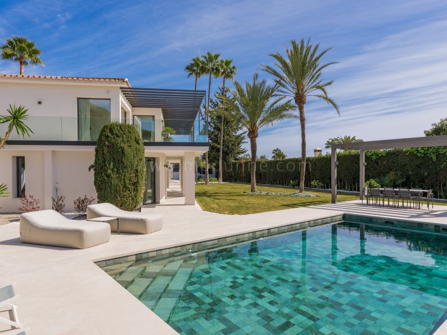 Komplett renovierte moderne Villa an der Goldenen Meile von Marbella, fantastischer Meerblick
