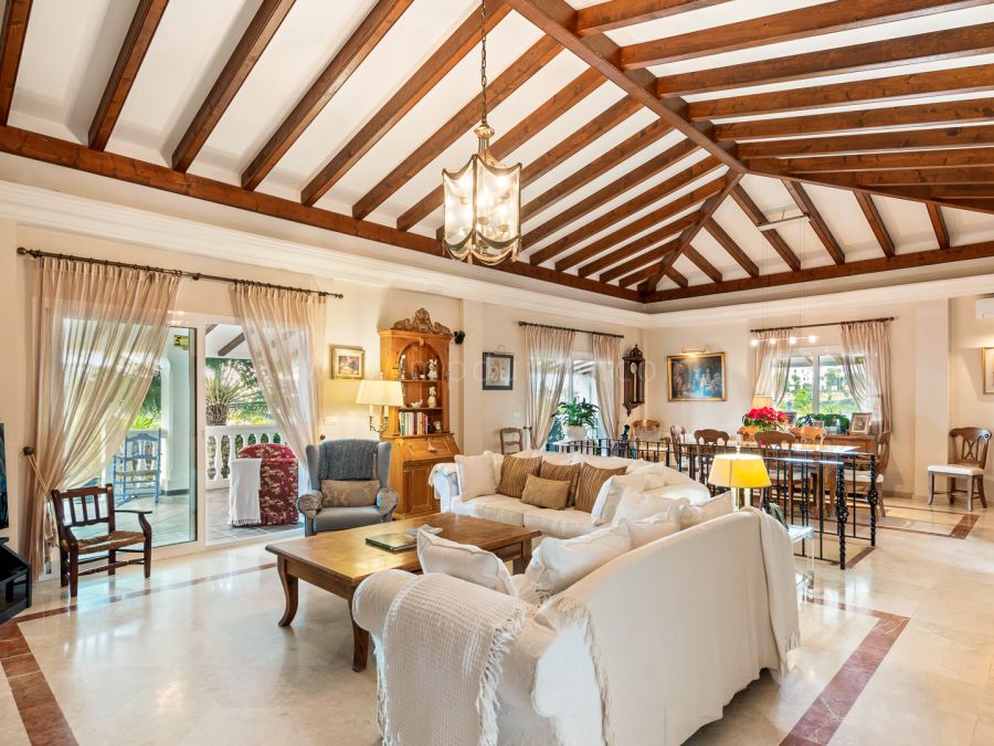 Good Value Four Bedroom family Villa in El Paraiso, Benahavís