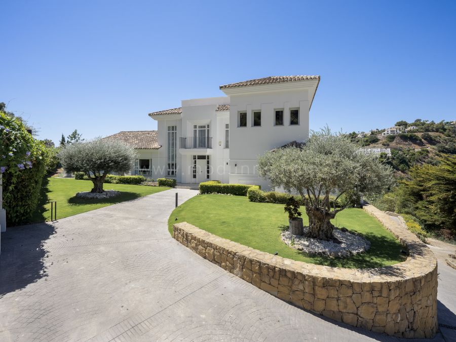 New Villa within a Luxurious Gated Community in Nueva Andalucía