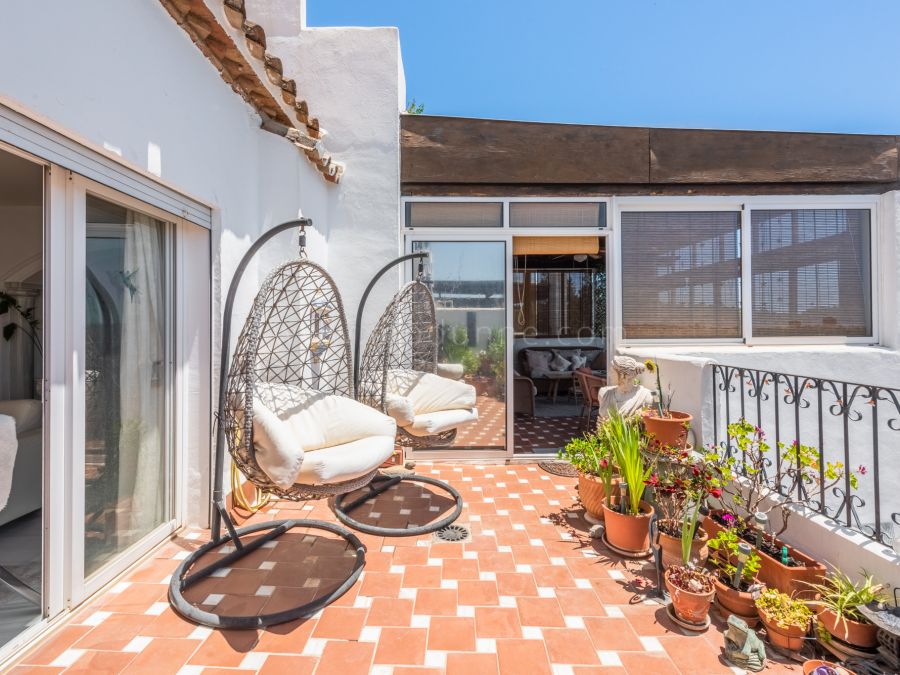 Duplex Penthouse with Panoramic Views in Marbella Golden Mile