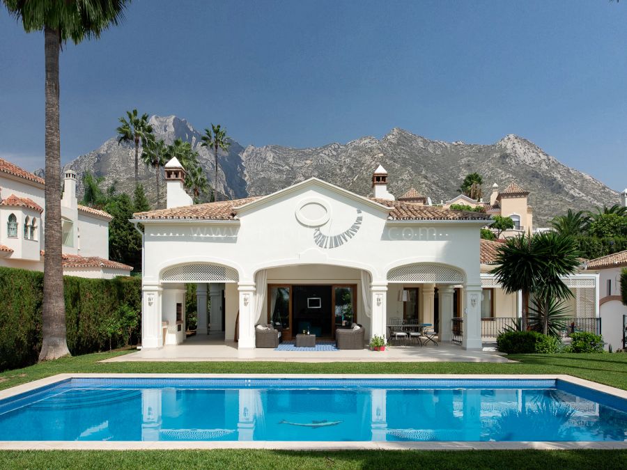 Villa con Vistas al Mar en Sierra Blanca, Marbella