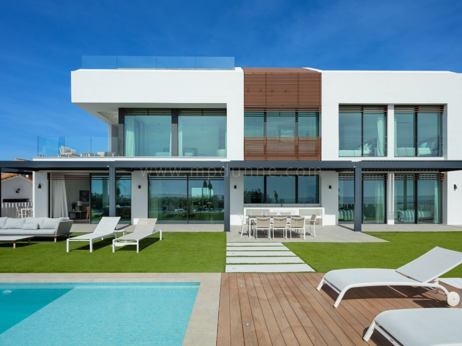 Moderna Villa Frente al Mar en La Nueva Milla de Oro