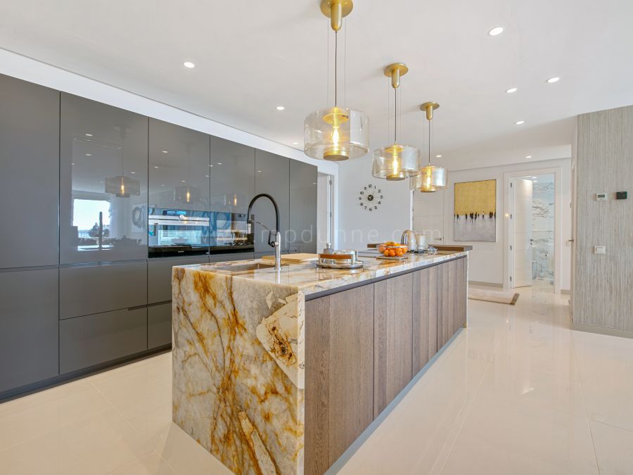 Exquisite Luxury Apartment in La Trinidad, Golden Mile Marbella