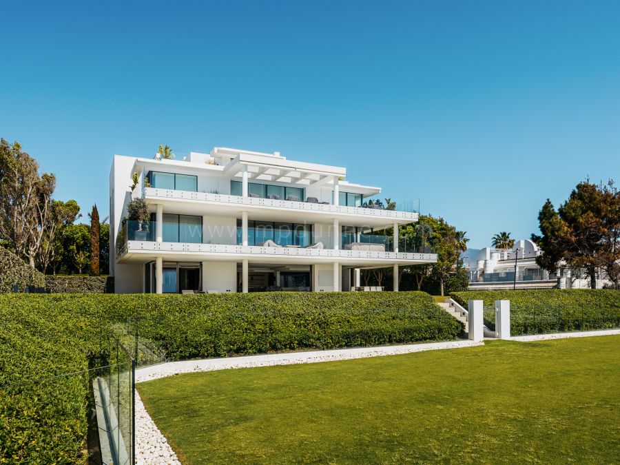 Beachfront Luxury Apartment, Estepona