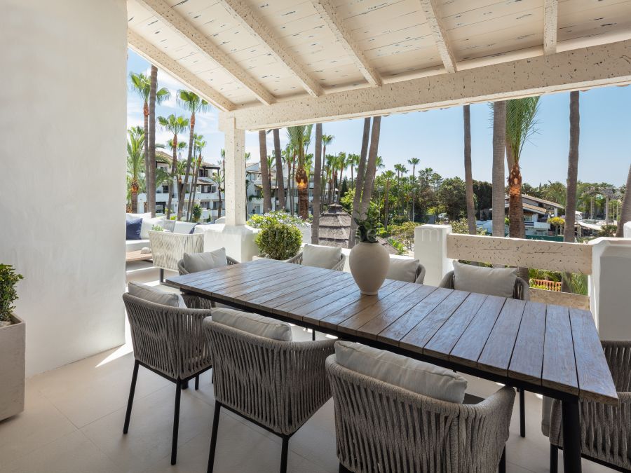 Schlüsselfertiges Luxus-Duplex-Penthouse in Puente Romano, Goldene Meile, Marbella
