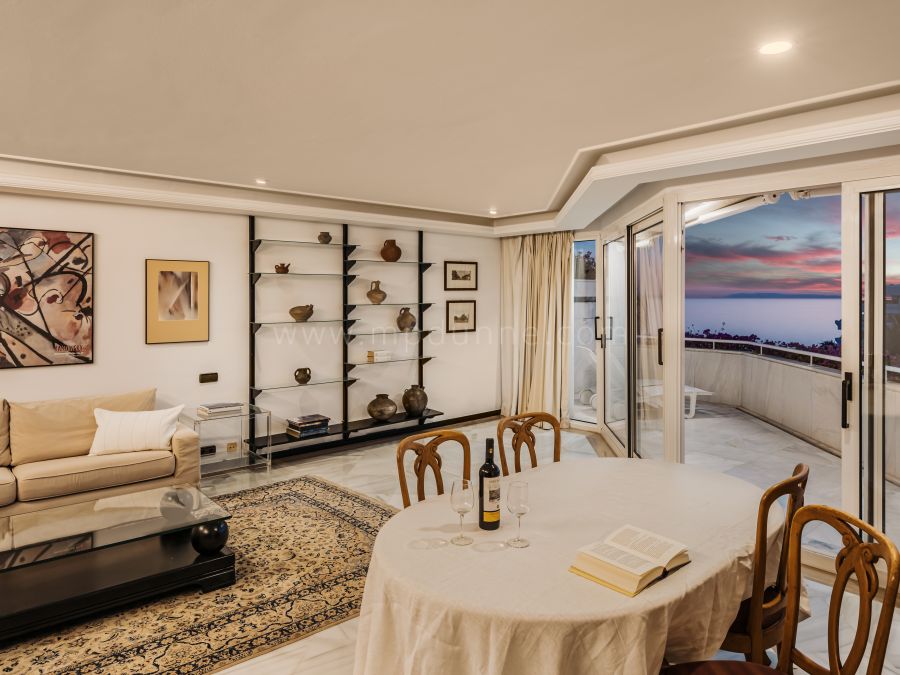 Beachfront Luxury Apartment in Marbella