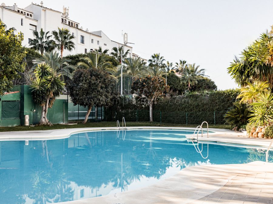Apartamento Renovado en Jardines del Puerto