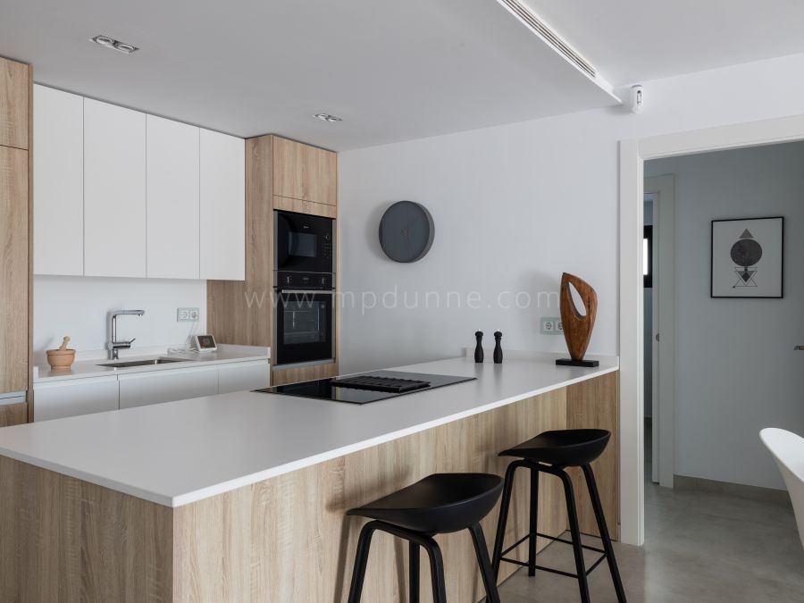 Apartamento Renovado en Jardines del Puerto