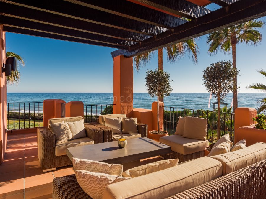 Außergewöhnliches Penthouse am Strand in Los Monteros
