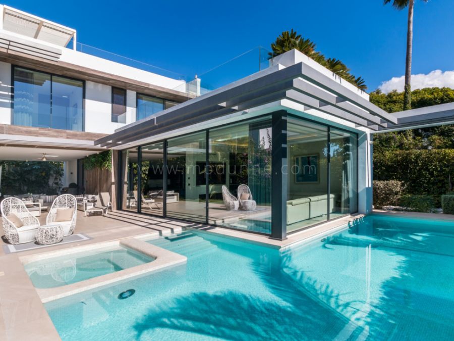 New Beachside Villa Casablanca Marbella