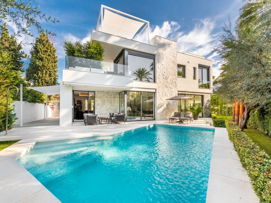 Villa moderne en bord de mer à Casablanca, Marbellas Golden Mile