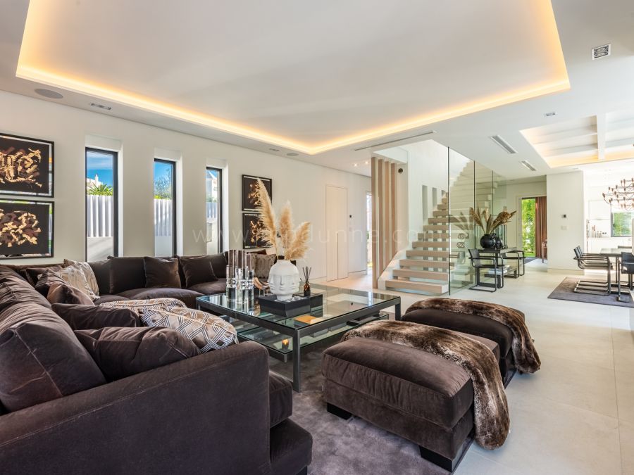 Villa moderne en bord de mer à Casablanca, Marbellas Golden Mile