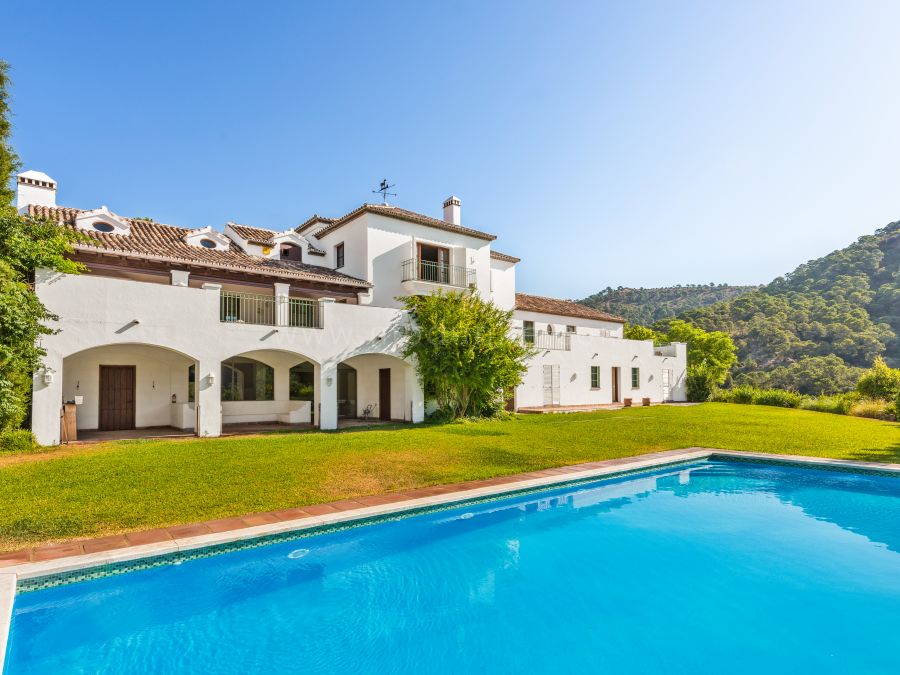 Exceptional Estate Property in Southern Spain Estepona