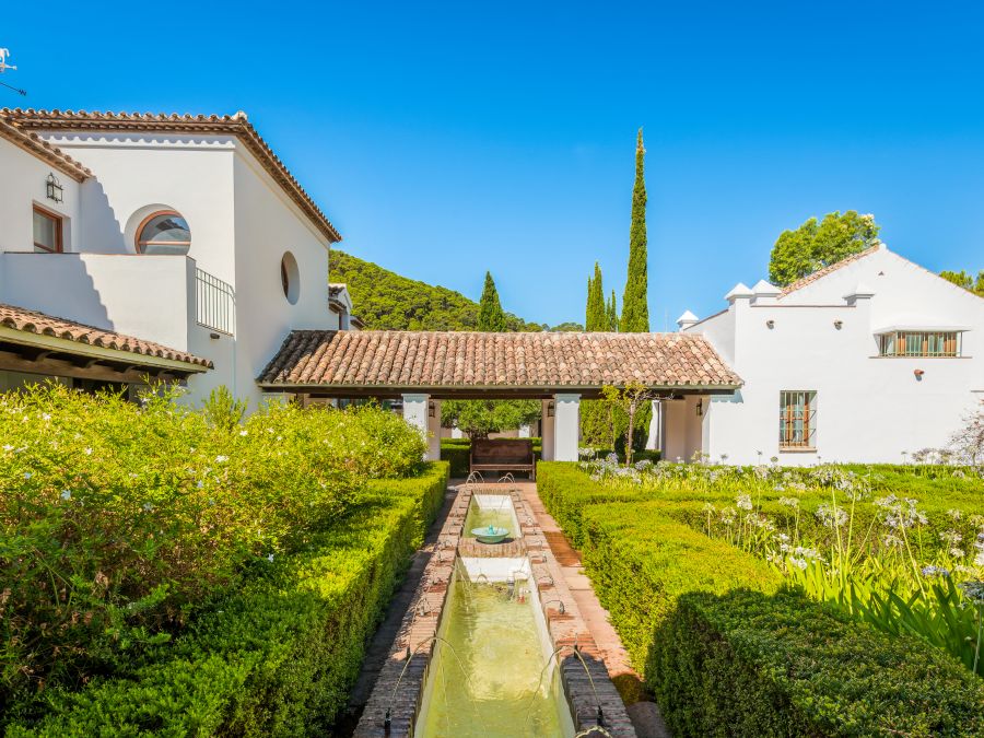Spanish Cortijo Country Estate in Estepona