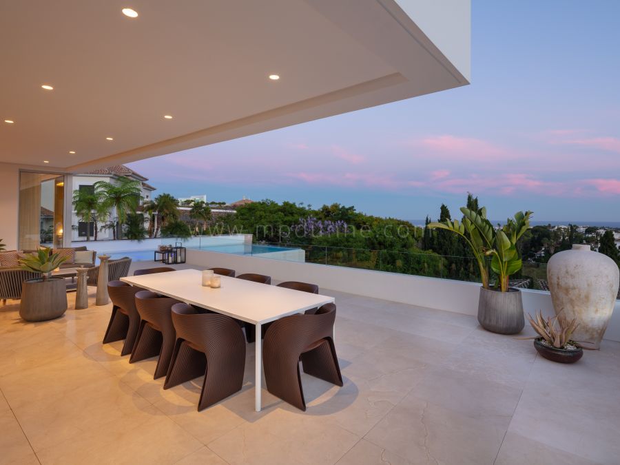 Neu erbaute moderne Villa in La Quinta Marbella